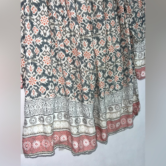 Beach Lunch Lounge gray & maroon paisley smocked peasant top - Picture 5 of 10